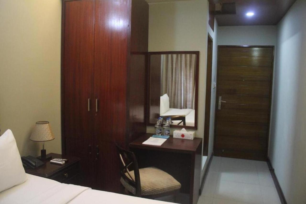 Hotel Fountain Dhaka Esterno foto